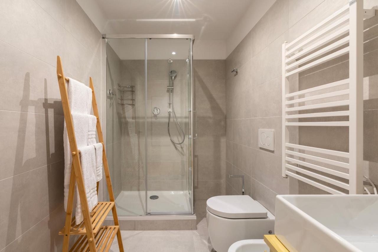 Tolomeo Lägenhet Milano Exteriör bild
